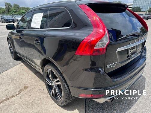 2017 Volvo XC60 T6 R-Design