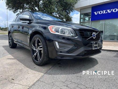 2017 Volvo XC60 T6 R-Design