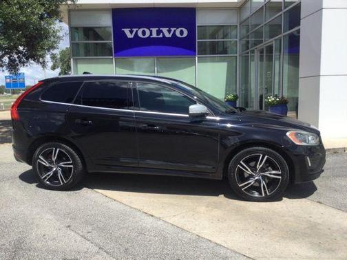 2017 Volvo XC60 T6 R-Design