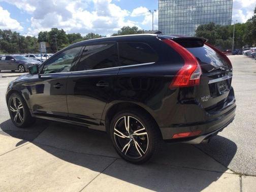2017 Volvo XC60 T6 R-Design