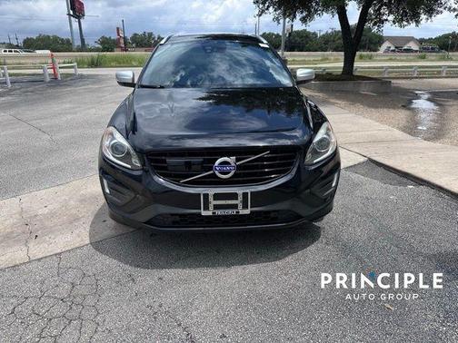 2017 Volvo XC60 T6 R-Design