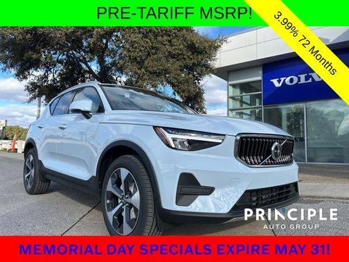 2025 Volvo XC40 B5 Core Bright Theme