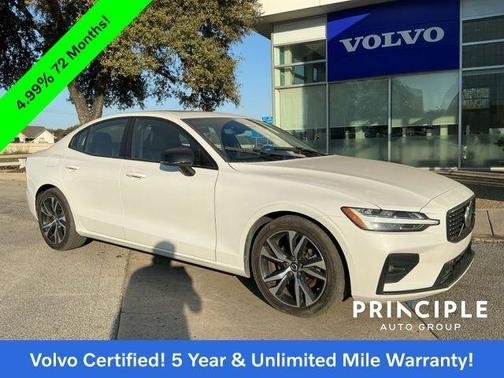 2024 Volvo S60 B5 Core Dark Theme