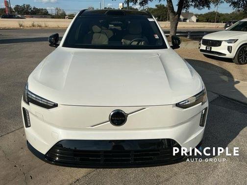 2025 Volvo EX90 Twin Motor Plus