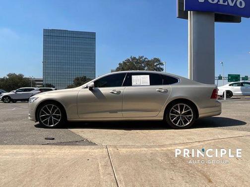 2018 Volvo S90 T5 Momentum