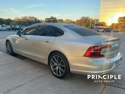 2018 Volvo S90 T5 Momentum