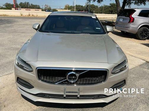 2018 Volvo S90 T5 Momentum