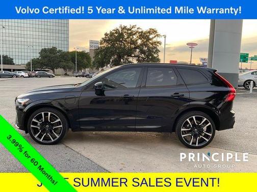2024 Volvo XC60 Recharge Plug-In Hybrid T8 Ultimate Dark Theme