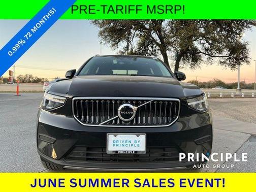 2025 Volvo XC40 B5 Core Bright Theme
