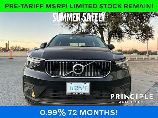 2025 Volvo XC40 B5 Core Bright Theme