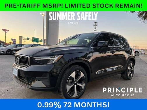 2025 Volvo XC40 B5 Core Bright Theme