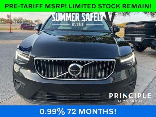 2025 Volvo XC40 B5 Plus Bright Theme