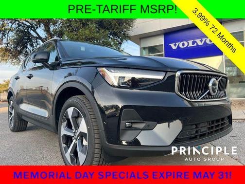 2025 Volvo XC40 B5 Plus Bright Theme