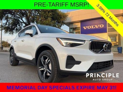 2025 Volvo XC40 B5 Core Bright Theme