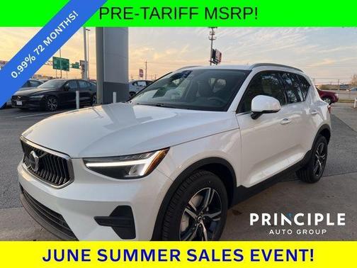 2025 Volvo XC40 B5 Core Bright Theme