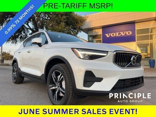 2025 Volvo XC40 B5 Core Bright Theme