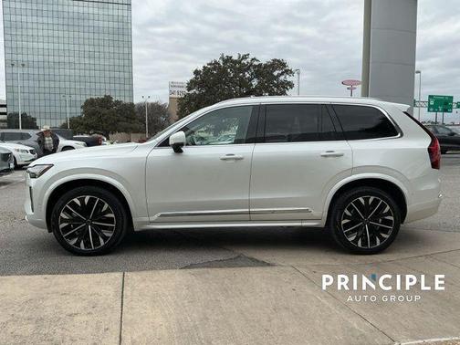 2025 Volvo XC90 B6 Plus 7-Seater