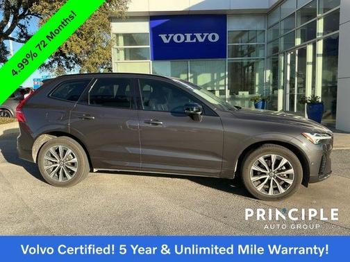 2023 Volvo XC60 B5 Plus Dark Theme