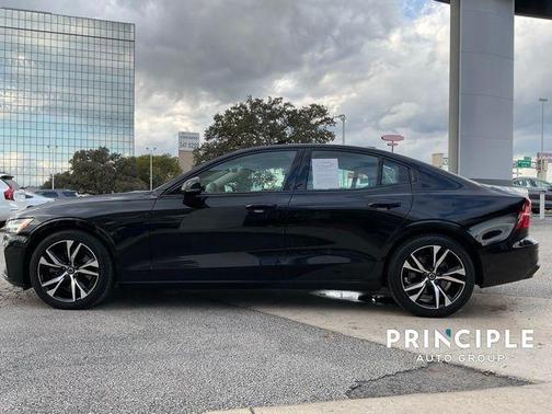 2023 Volvo S60 B5 Core Dark Theme