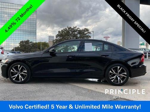 2023 Volvo S60 B5 Core Dark Theme