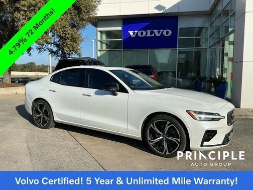 2023 Volvo S60 B5 Plus Dark Theme