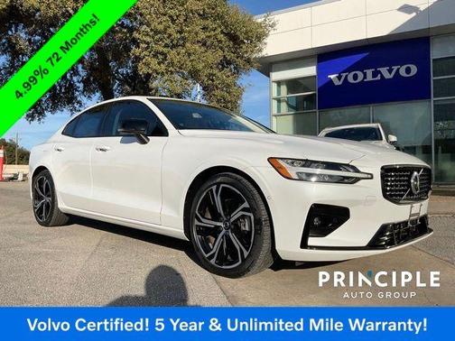 2023 Volvo S60 B5 Plus Dark Theme