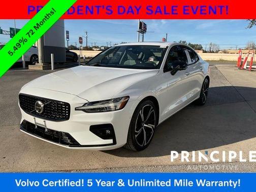 2023 Volvo S60 B5 Plus Dark Theme