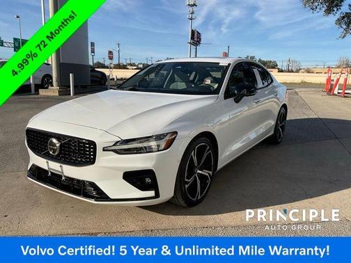 2023 Volvo S60 B5 Plus Dark Theme