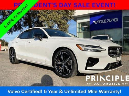 2023 Volvo S60 B5 Plus Dark Theme