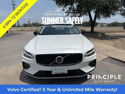 2024 Volvo S60 B5 Core Dark Theme