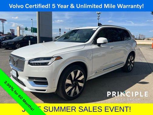 2024 Volvo XC90 Recharge Plug-In Hybrid T8 Ultimate Bright Theme 7-Seater