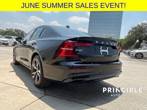 2024 Volvo S60 B5 Core Dark Theme