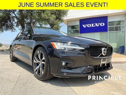 2024 Volvo S60 B5 Core Dark Theme