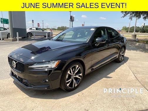2024 Volvo S60 B5 Core Dark Theme