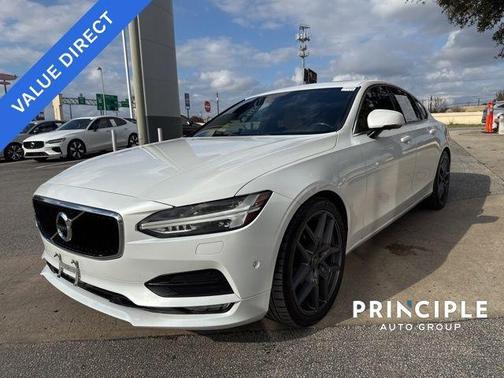 2017 Volvo S90 T6 Momentum