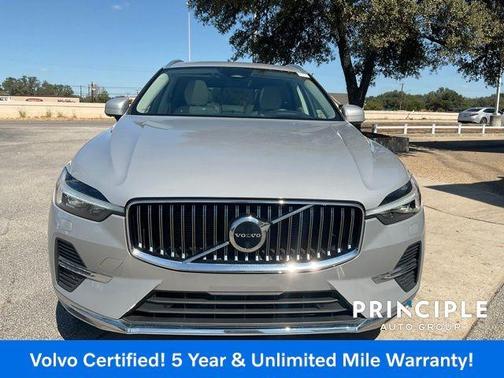 2023 Volvo XC60 B5 Ultimate Bright Theme