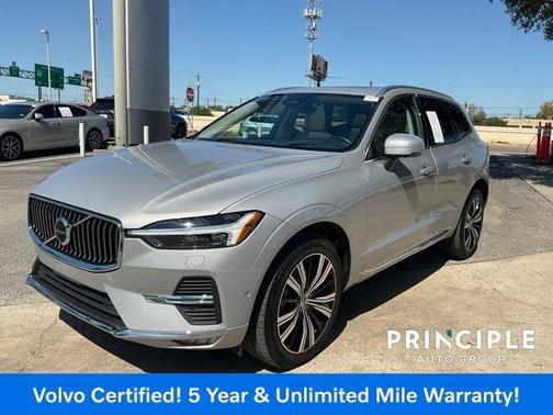 2023 Volvo XC60 B5 Ultimate Bright Theme