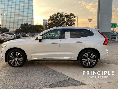 2022 Volvo XC60 B5 Inscription