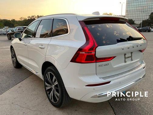 2022 Volvo XC60 B5 Inscription