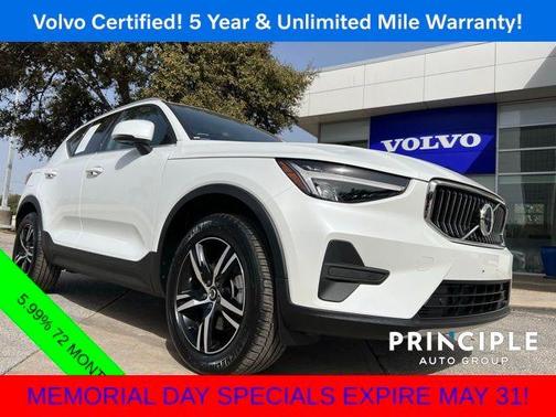2025 Volvo XC40 B5 Core Bright Theme