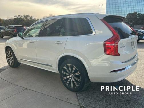 2023 Volvo XC90 B5 Plus