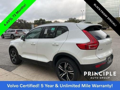 2025 Volvo XC40 B5 Core Bright Theme