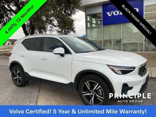 2025 Volvo XC40 B5 Core Bright Theme