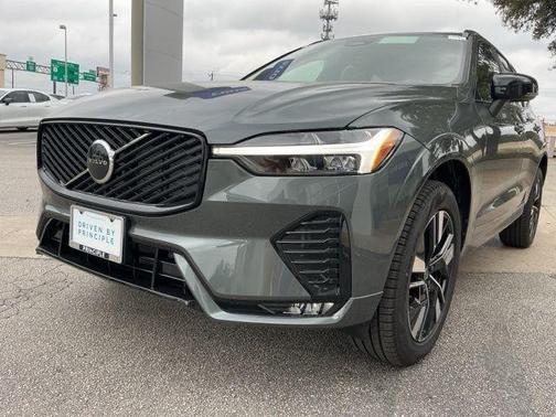 Forest Green 2026 Volvo XC60 B5 Core