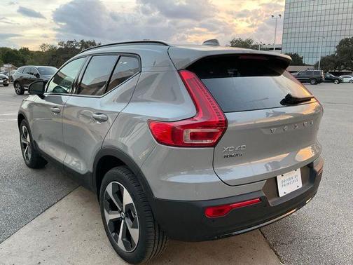 2026 Volvo XC40 B5 Core