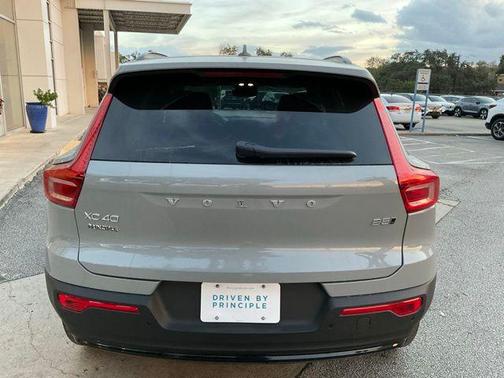 2026 Volvo XC40 B5 Core