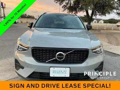 2026 Volvo XC40 B5 Core