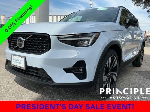 2026 Volvo XC40 B5 Plus