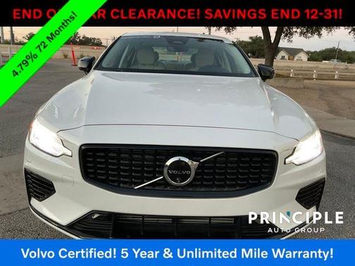 2024 Volvo S60 Recharge Plug-In Hybrid T8 Ultimate Dark Theme