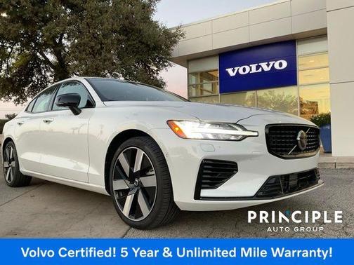 2024 Volvo S60 Recharge Plug-In Hybrid T8 Ultimate Dark Theme